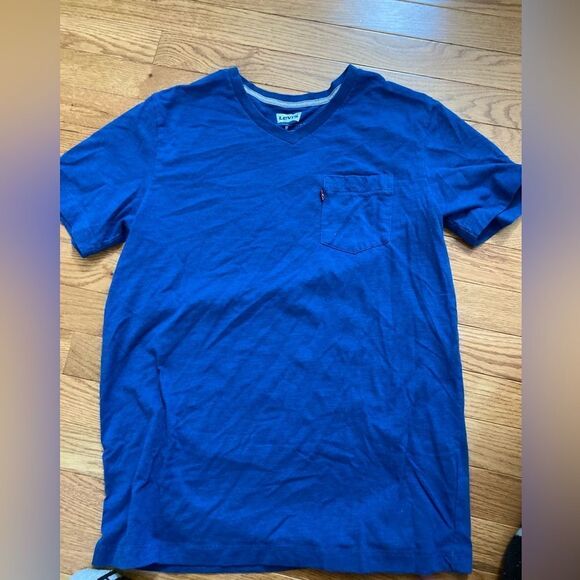 Levi’s Pocket Tshirt - Picture 1 of 2